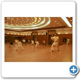 苏华祥和苏健明老师在机关单位教太极拳课程